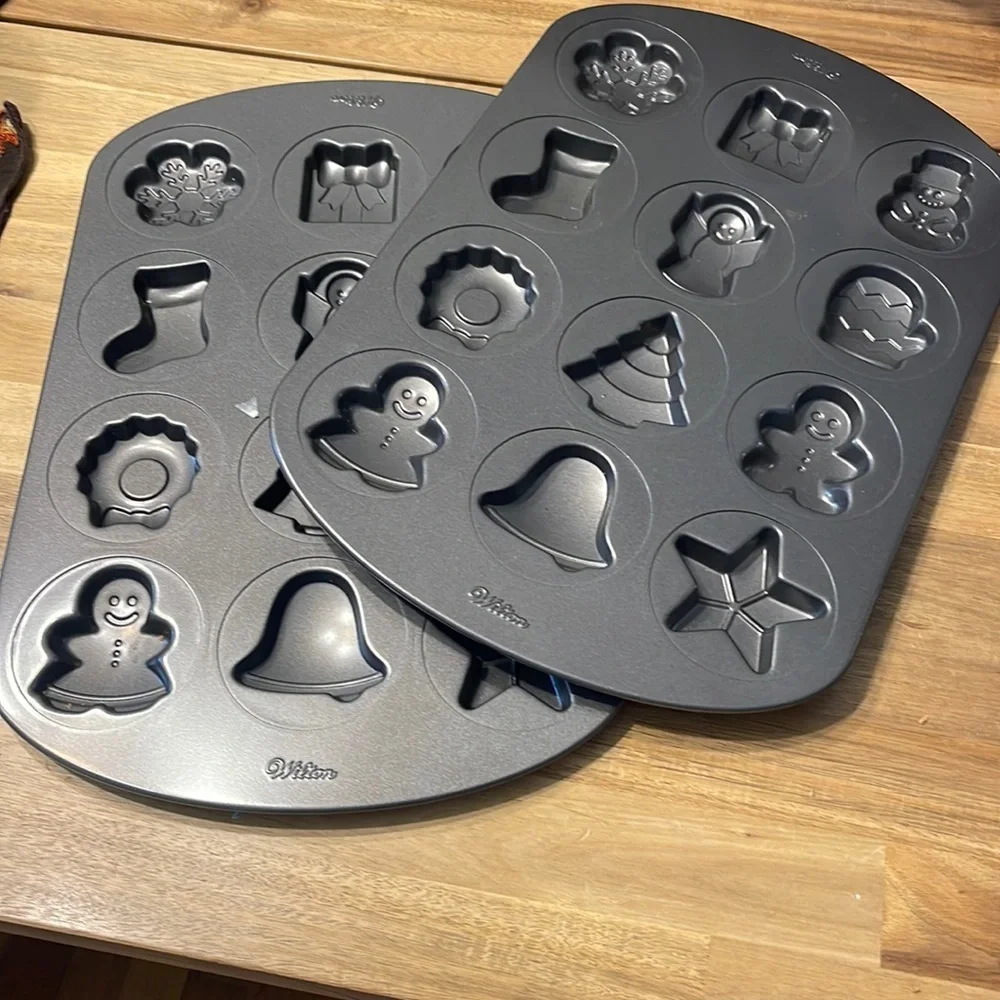 WILTON 2x christmas cookie shapes pan